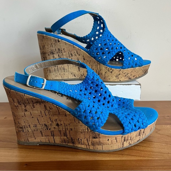 MUDD Woven Wedge Sandals Size 10 Blue Cutout Fabric Ankle Straps Cork Heel - Picture 2 of 6
